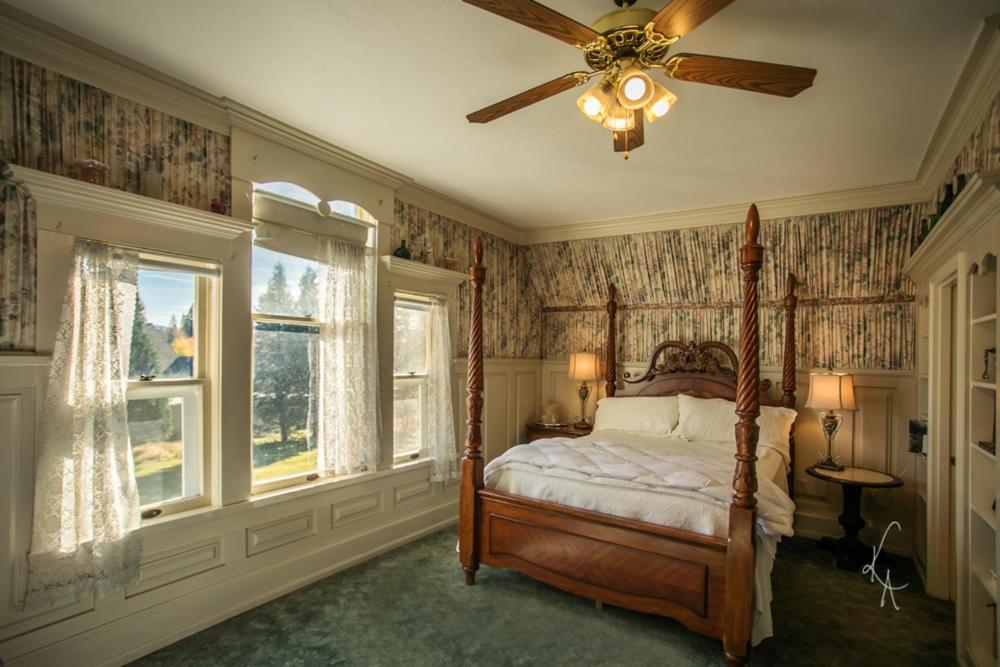 Deluxe Double Room interior